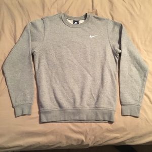 ✨✨SOLD!!!✨✨ Gray Nike club crew sweater